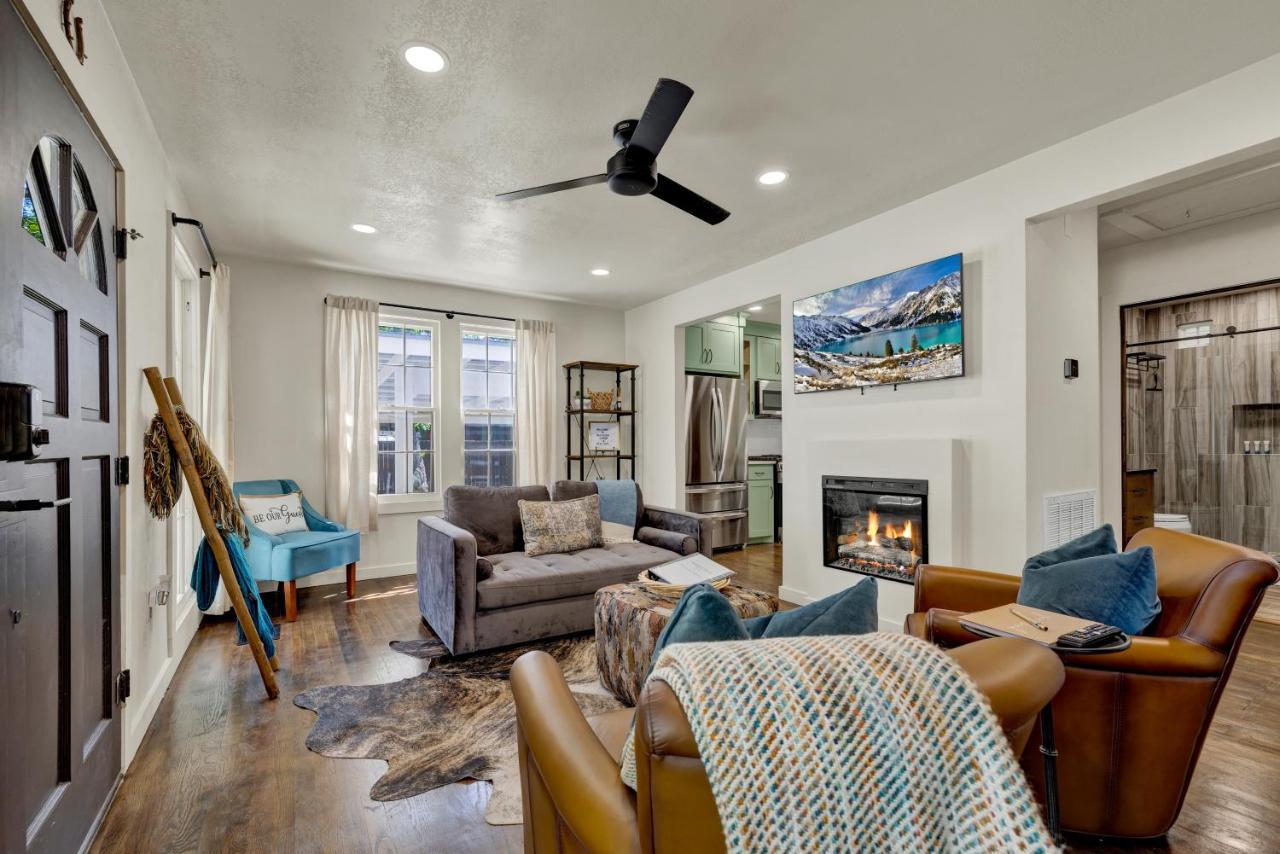 Southern Charm - Near Main With Hot Tub Fredericksburg Esterno foto